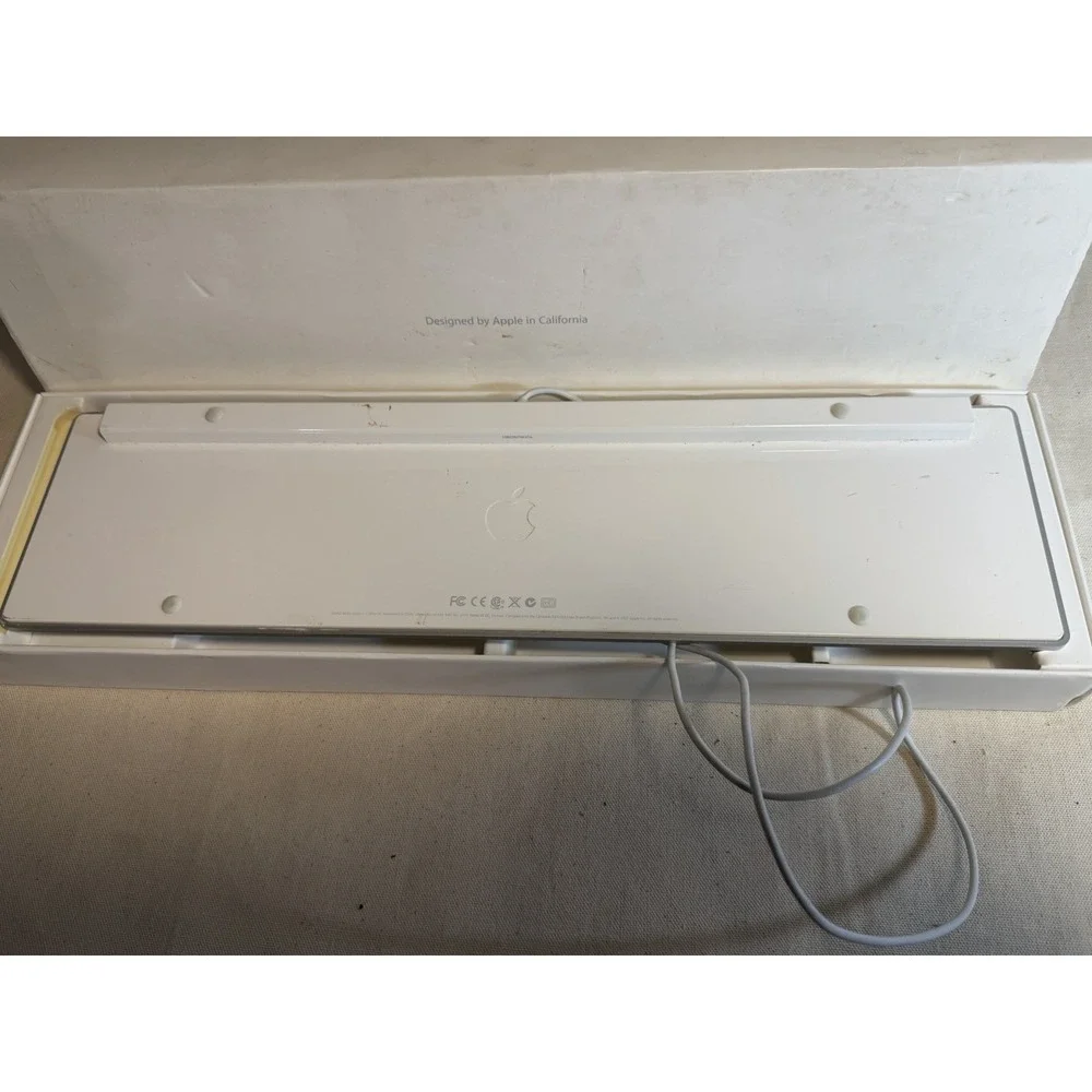 Apple Aluminum USB Keyboard‎ A1243 with Numeric Keypad Original Box Tested
